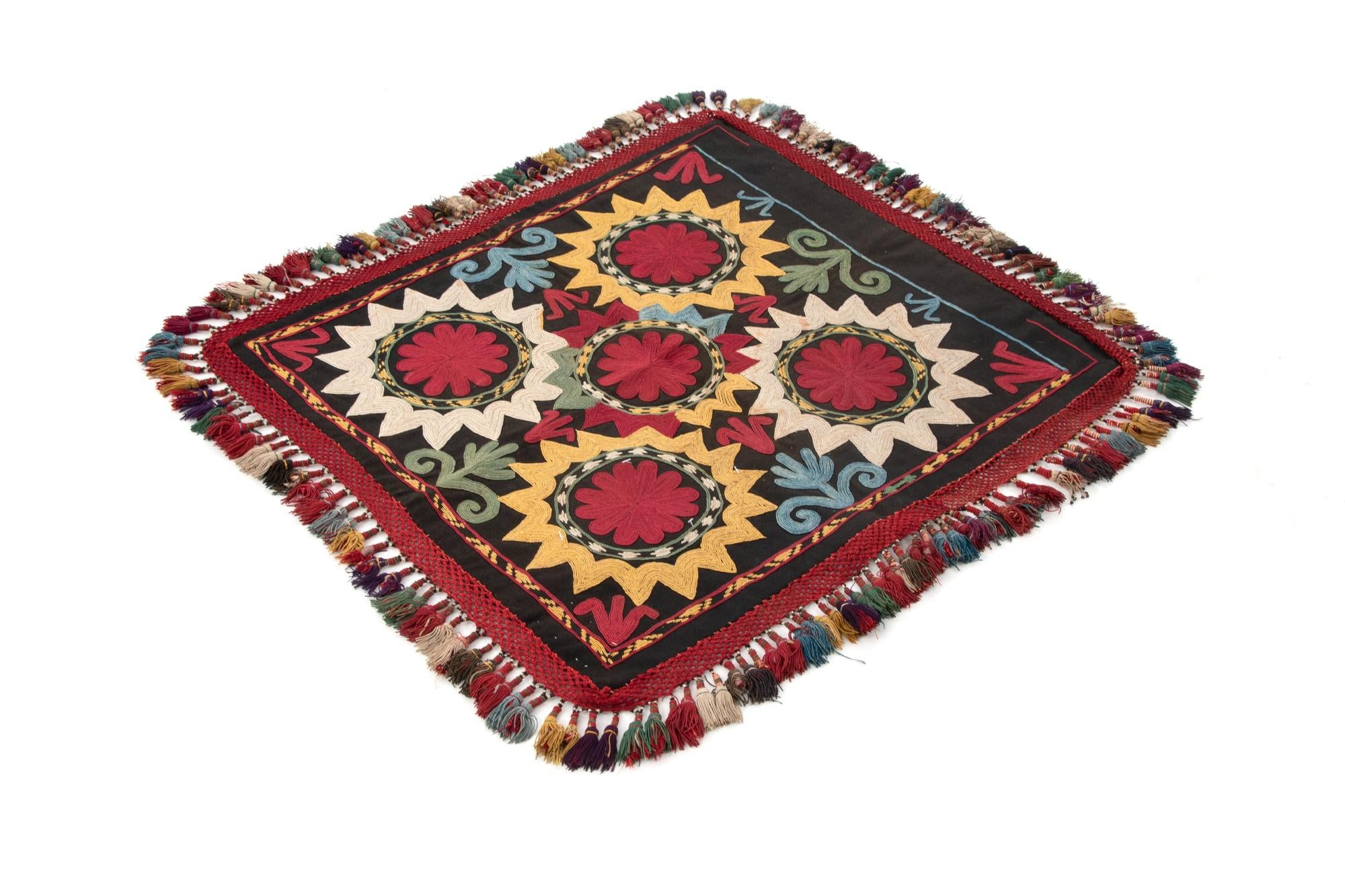 1' 10 x 1' 11 Lakai Square Rug