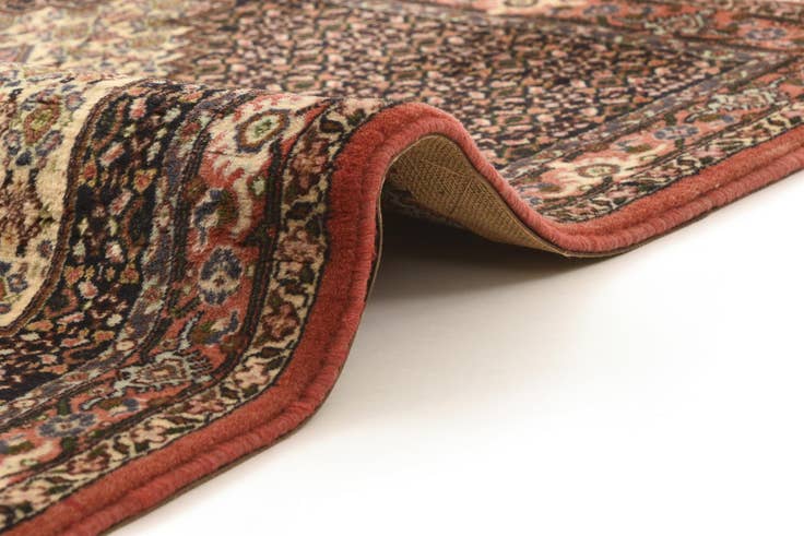 Detail image of 4' x 4' 9 Senneh Square Rug