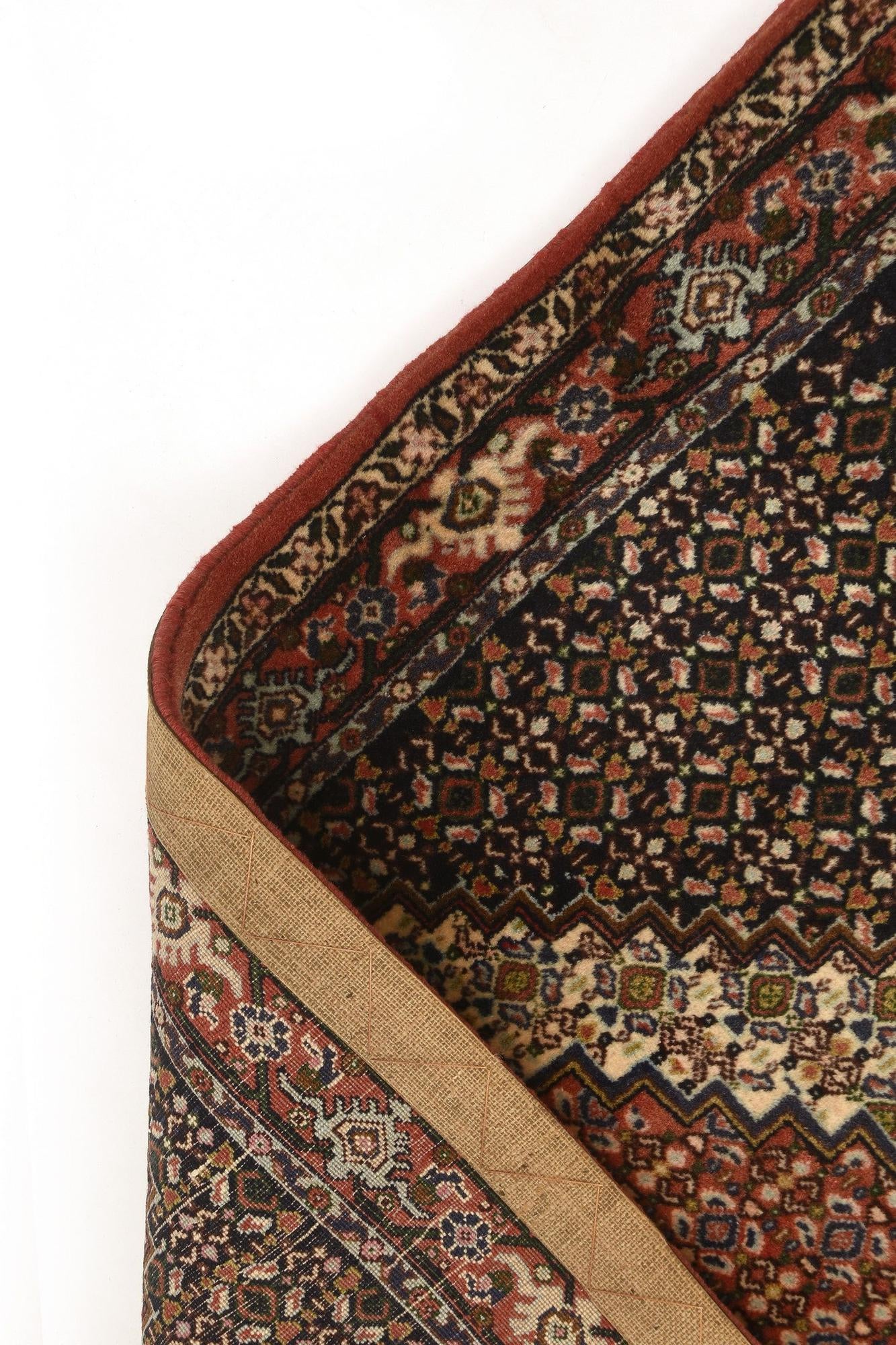 4' x 4' 9 Senneh Square Rug