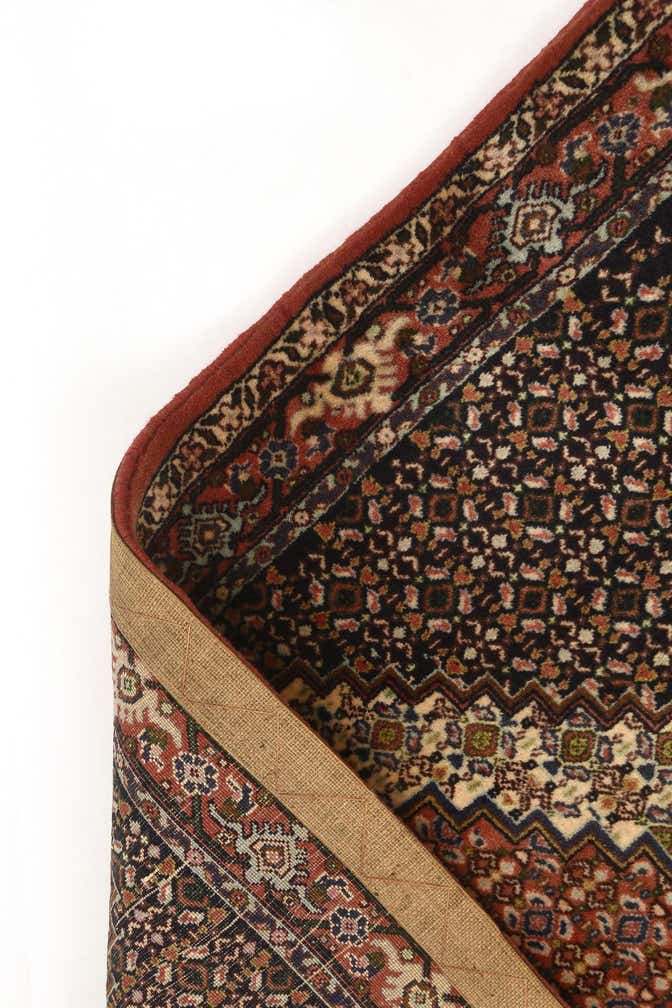 4' x 4' 9 Senneh Square Rug