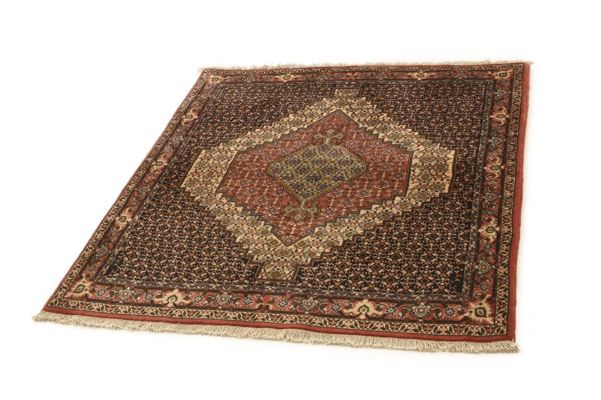4' x 4' 9 Senneh Square Rug