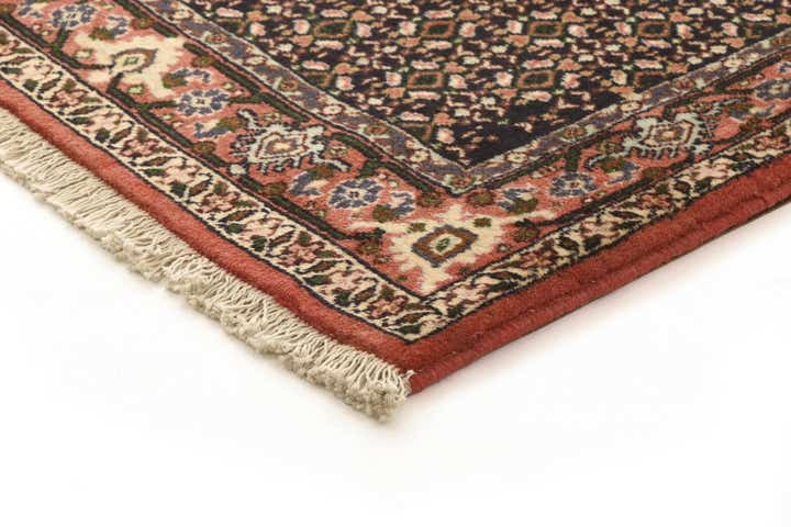 4' x 4' 9 Senneh Square Rug