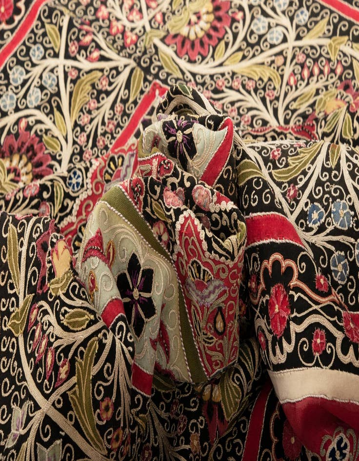 Detail image of 6' 2 x 6' 3 Suzani Square Rug