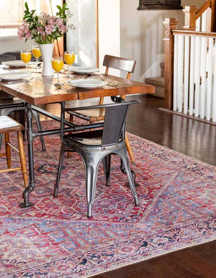7' 6 x 7' 6 Washable Timeless Square Rug