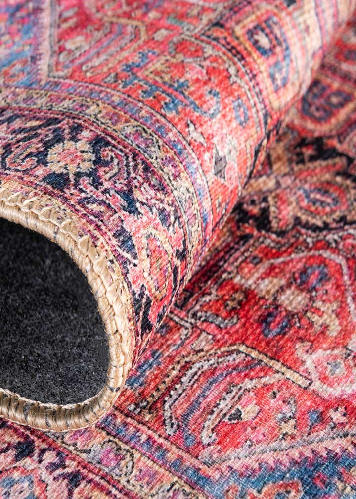 7' 6 x 7' 6 Washable Timeless Square Rug
