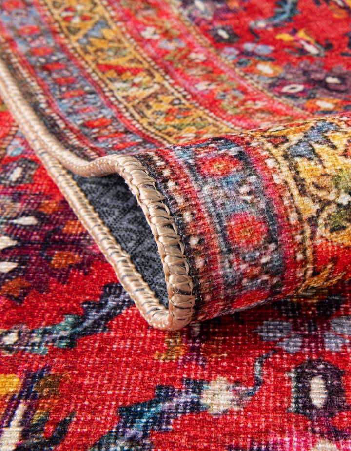 7' 6 x 7' 6 Washable Timeless Square Rug