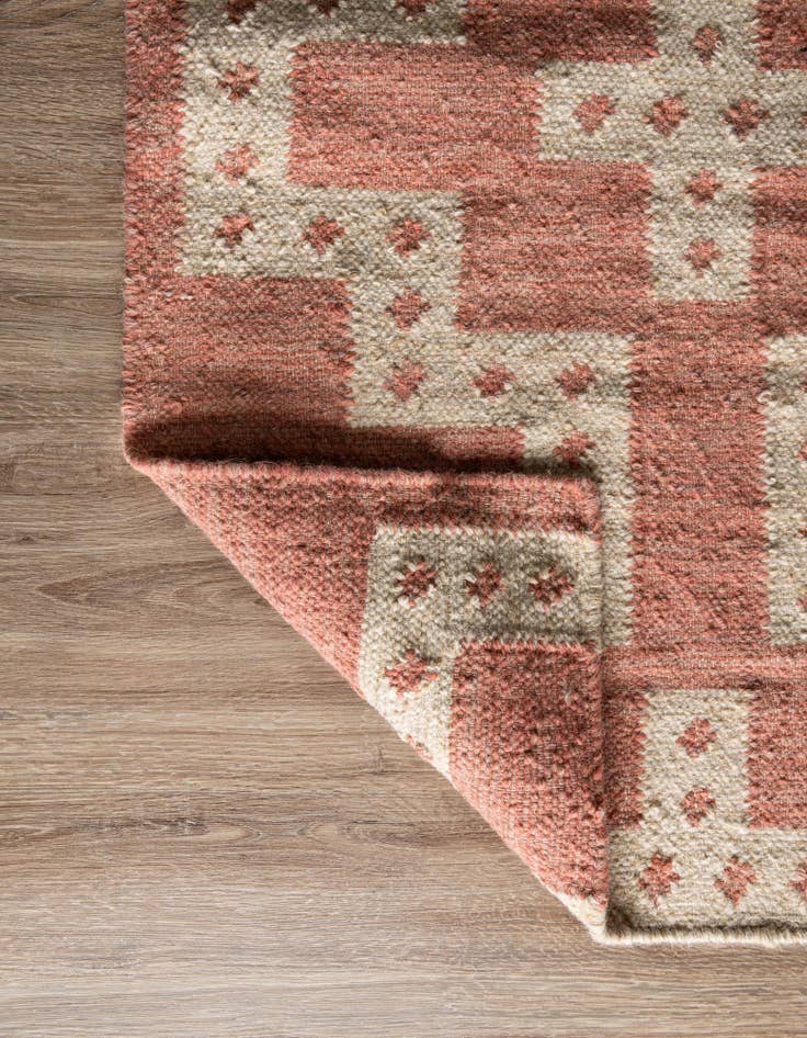 Detail image of 4' 1 x 6' 1 Hand Woven Kilim Wool Rug