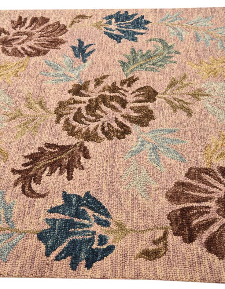 Detail image of 5' x 7' 11 Agra Rug