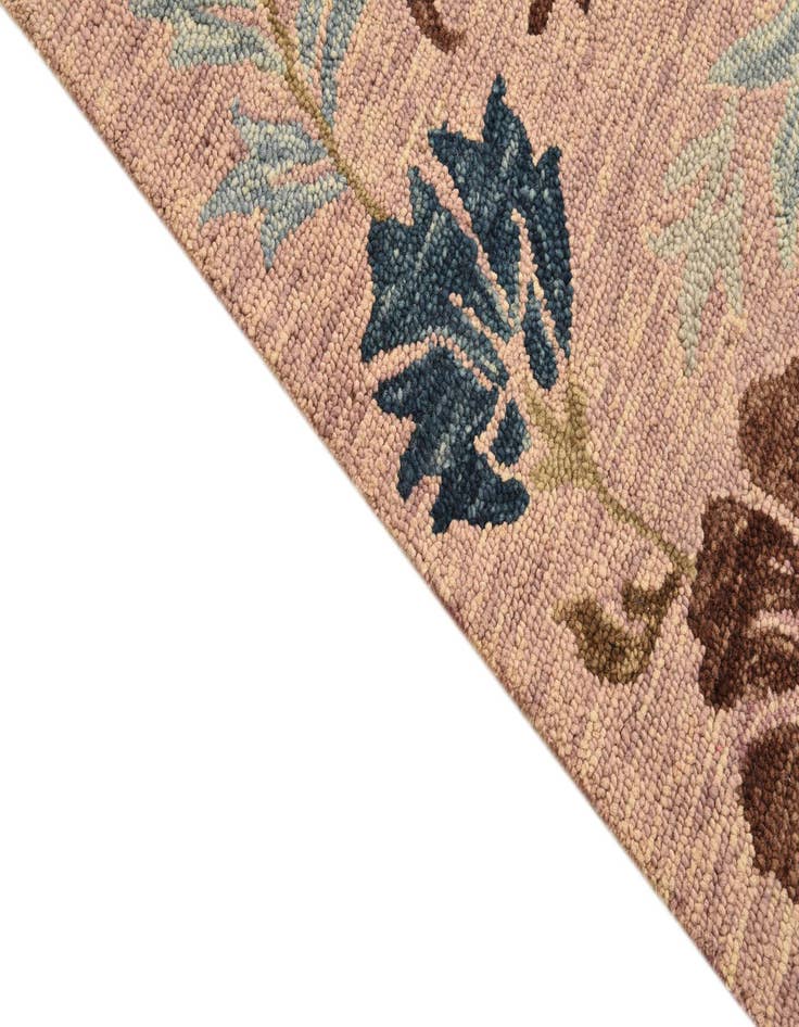 Detail image of 5' x 7' 11 Agra Rug
