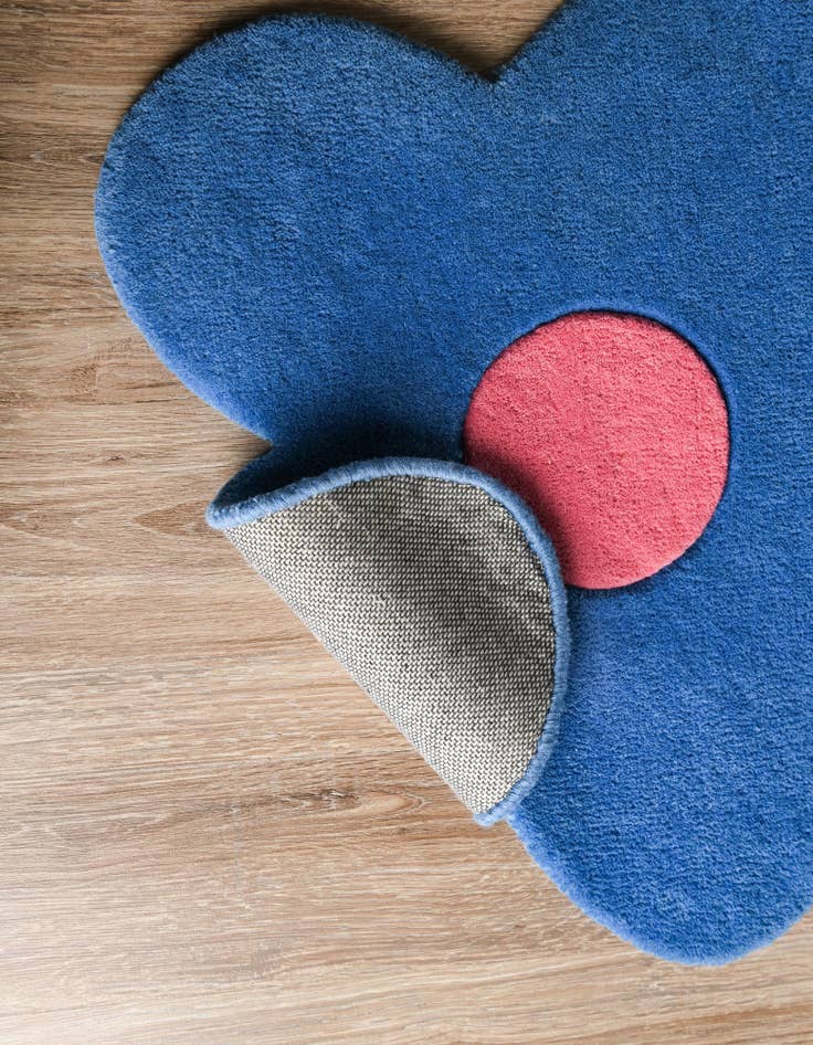 Detail image of 3' 1 x 3' 1 Happy Rugs Funky Flower Wool Round