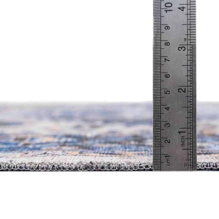 Detail image of 5' x 5' Washable Yara Square Rug