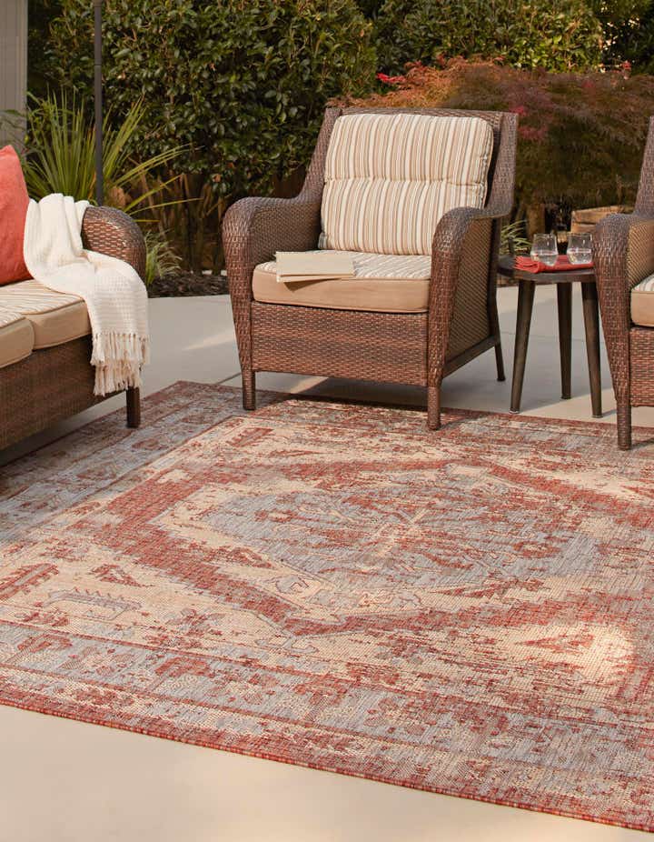 Rust Red 7' 10 x 7' 10 Outdoor Traditional Square Indoor / Outdoor Rug ...