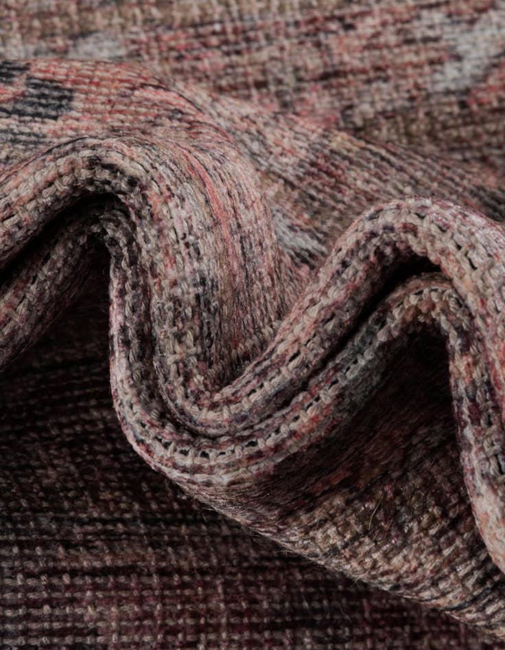 Detail image of 5' 3 x 8' Washable Nostalgia Oval Rug