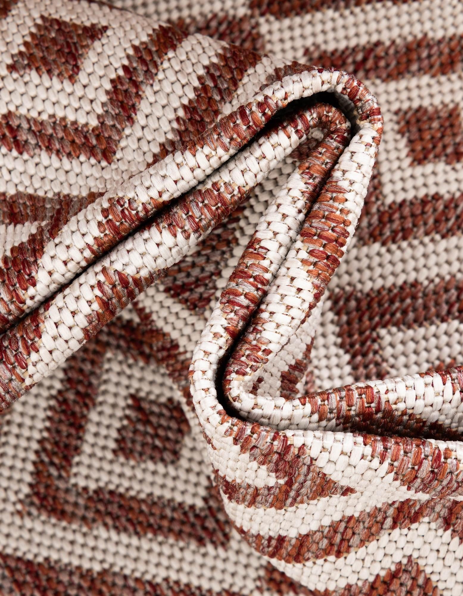 5' 3 x 8' Easy-Clean Jill Zarin Costa Rica Indoor / Outdoor Oval Rug