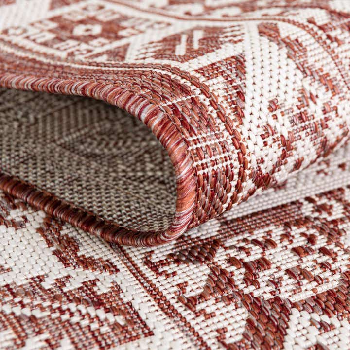 7' 10 x 10' Easy-Clean Aztec Indoor / Outdoor Oval Rug