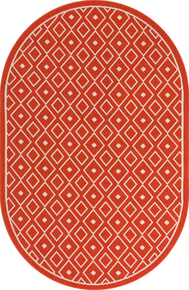 Detail image of 5' 3 x 8' Easy-Clean Lattice Indoor / Outdoor Oval Rug