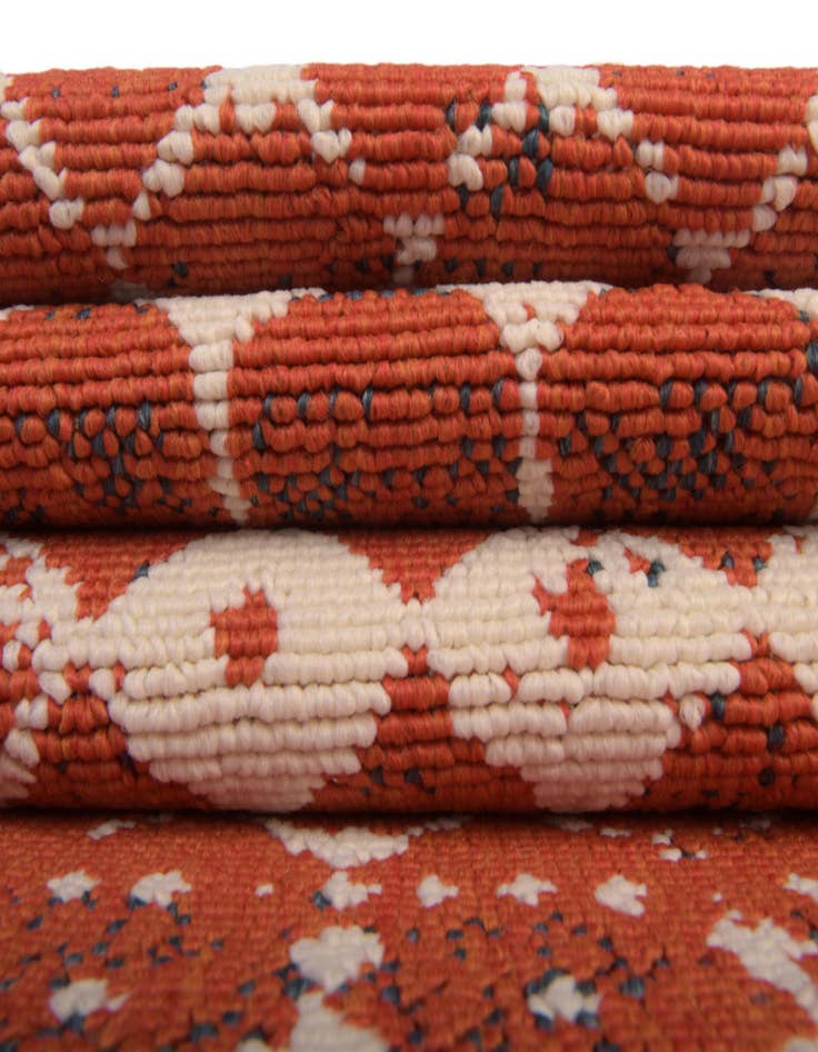 Detail image of 5' 3 x 8' Washable Lattice Indoor / Outdoor Oval Rug