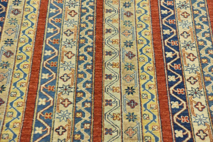 Detail image of 5' x 6' 8 Hand Knotted Ariana Ziegler Rug