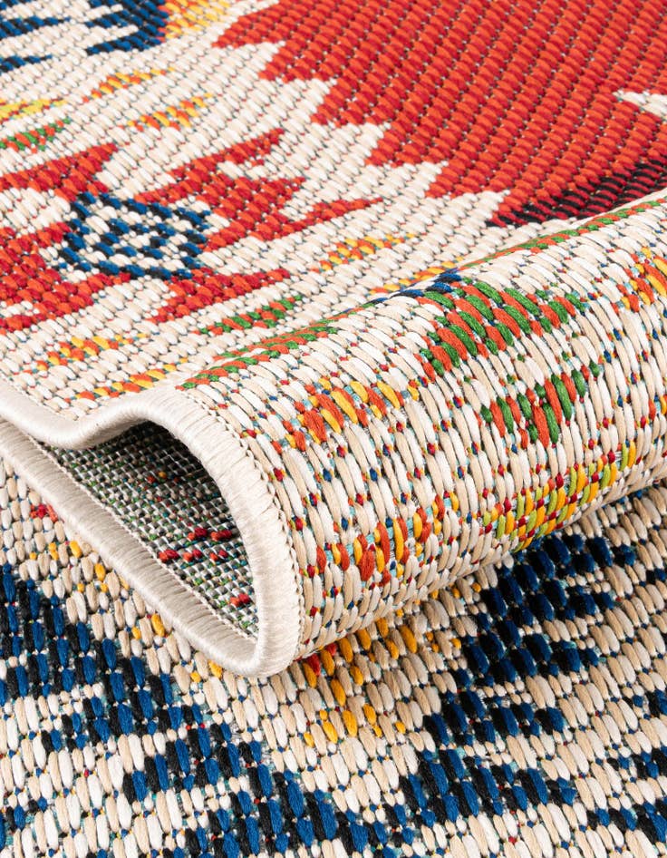 Detail image of 4' x 6' Easy-Clean Baja Indoor / Outdoor Rug