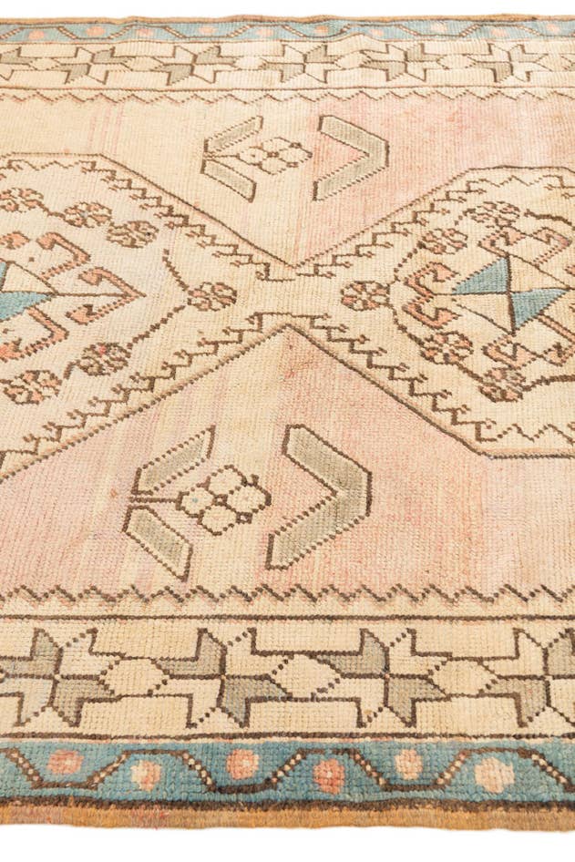 Detail image of 4' 2 x 6' 7 Hand Knotted Balouch Wool Rug