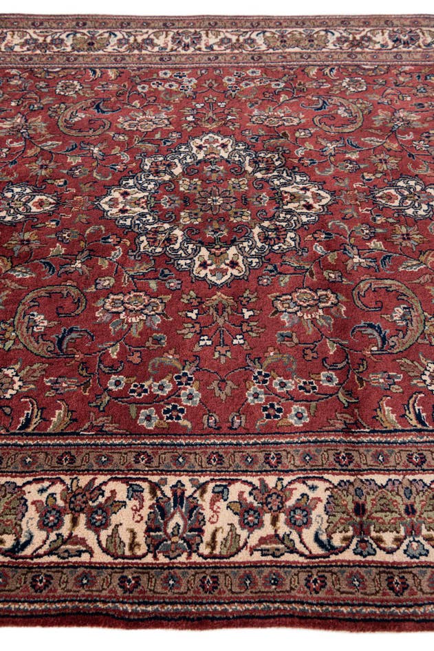 Detail image of 4' 4 x 6' 8 Bidjar Wool Rug