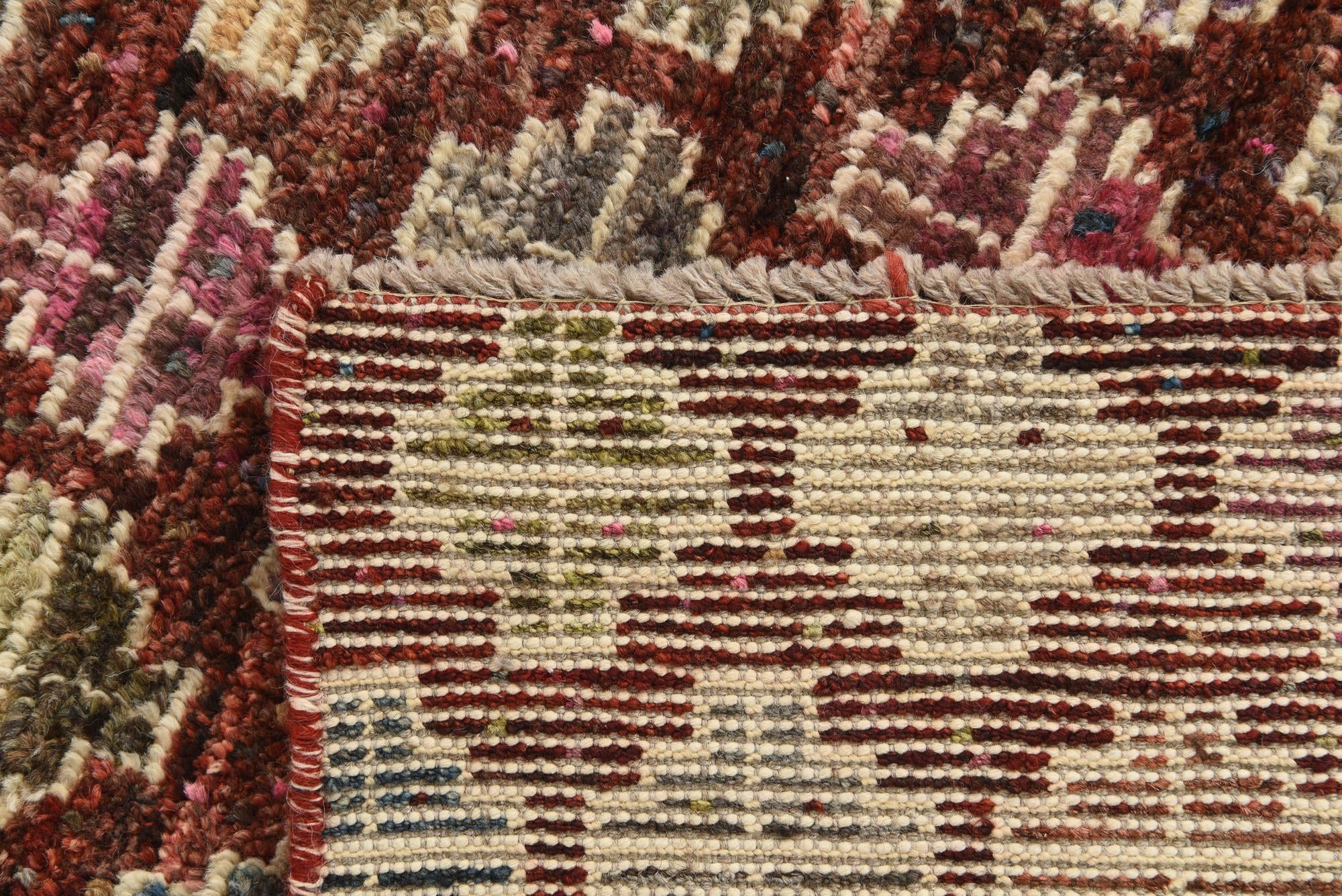 5' 6 x 8' Hand Knotted Darya Wool Rug