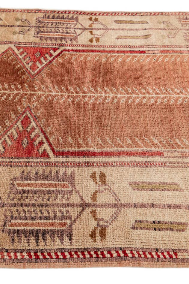 Detail image of 2' 8 x 4' 3 Hand Knotted Fars Wool Rug