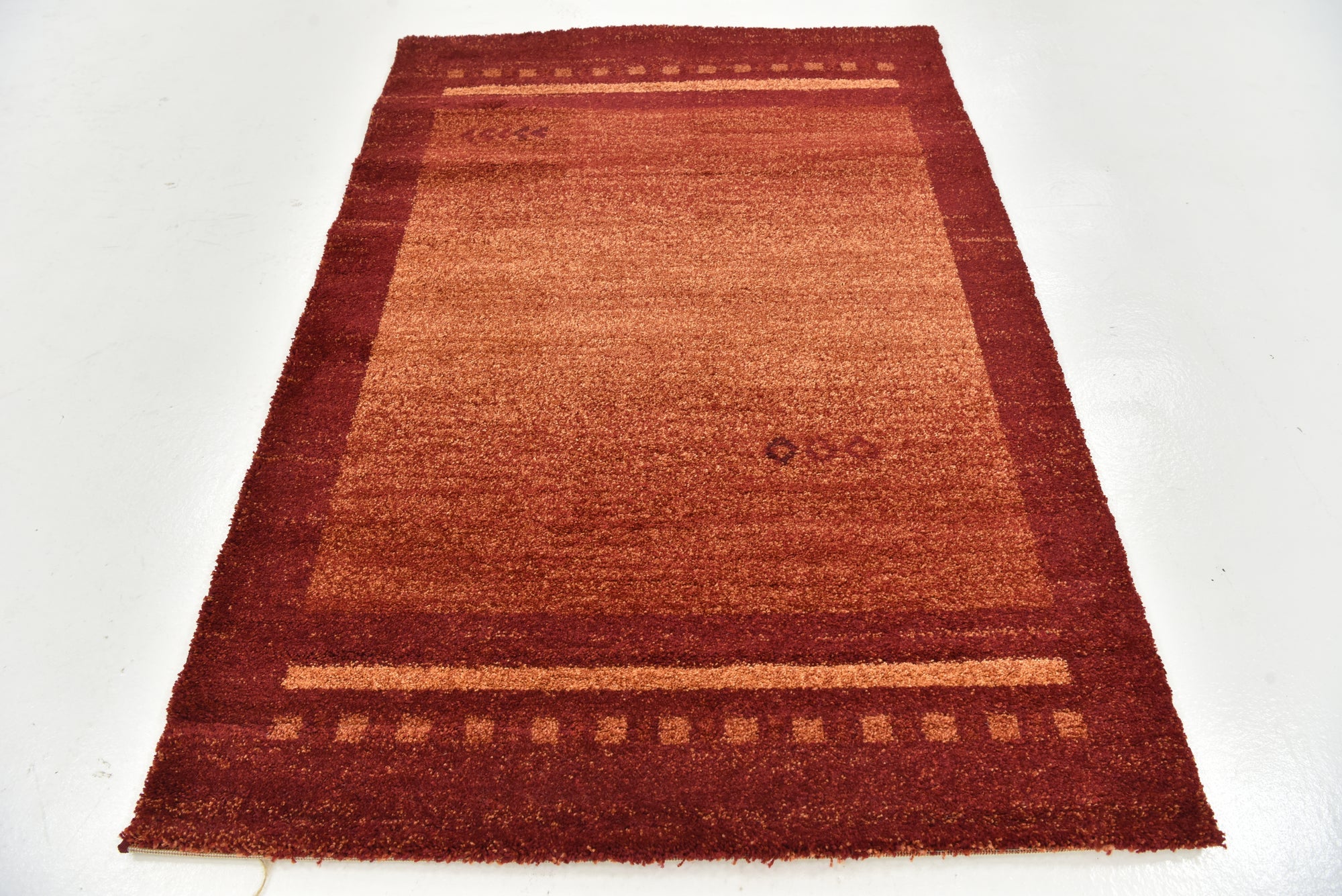 4' x 5' 8 Frieze Rug