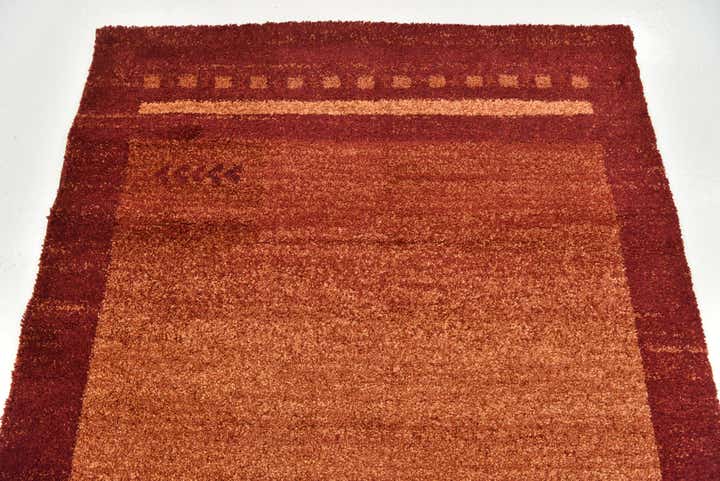4' x 5' 8 Frieze Rug