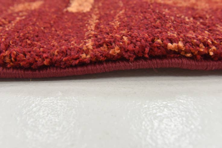 Detail image of 4' x 5' 8 Frieze Rug
