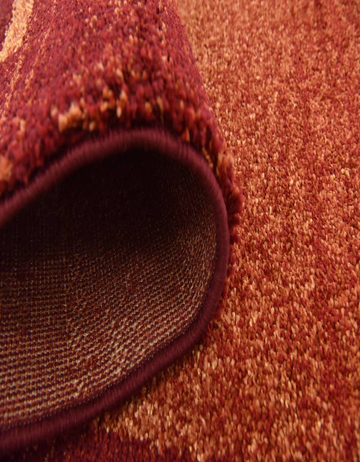 Detail image of 4' x 5' 8 Frieze Rug