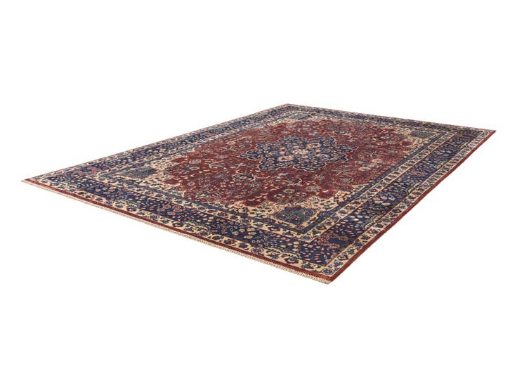 Detail image of 6' 9 x 9' 11 Hand Knotted Heriz Rug