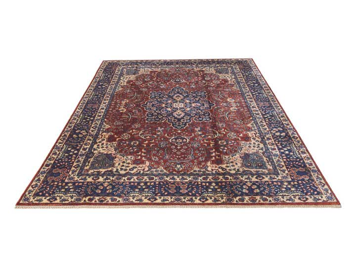 6' 9 x 9' 11 Hand Knotted Heriz Rug