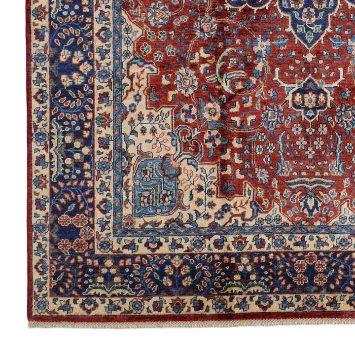 6' 9 x 9' 11 Hand Knotted Heriz Rug