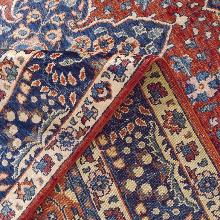 Detail image of 6' 9 x 9' 11 Hand Knotted Heriz Rug