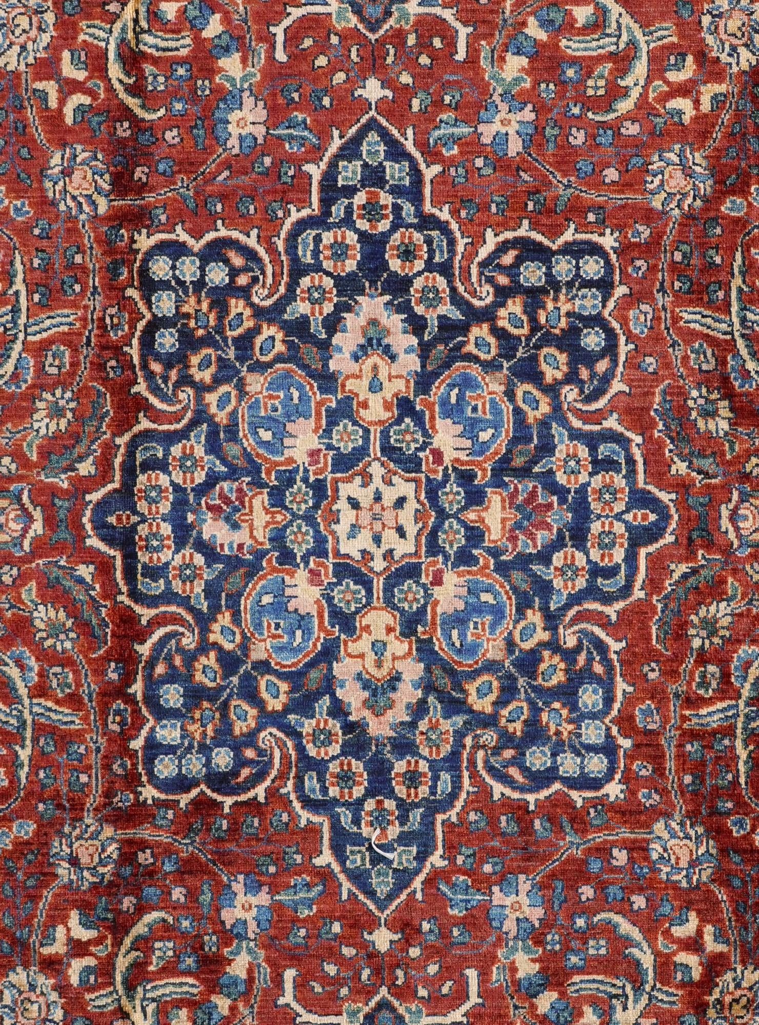 6' 9 x 9' 11 Hand Knotted Heriz Rug