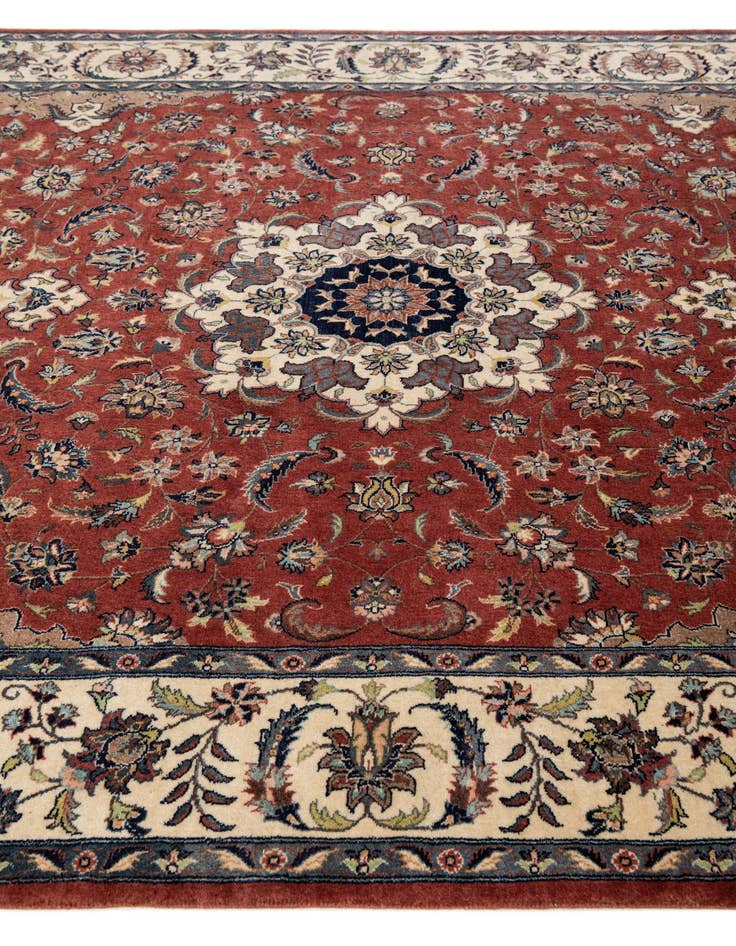 Detail image of 6' x 9' Hand Knotted Isfahan Oriental Wool Rug
