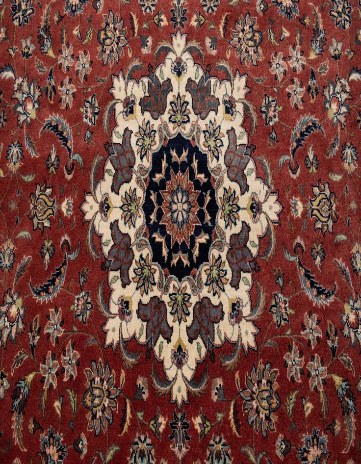Detail image of 6' x 9' Hand Knotted Isfahan Oriental Wool Rug