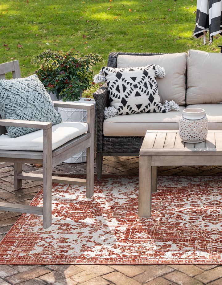 2' x 3' Easy-Clean Jill Zarin Dubai Indoor / Outdoor Rug