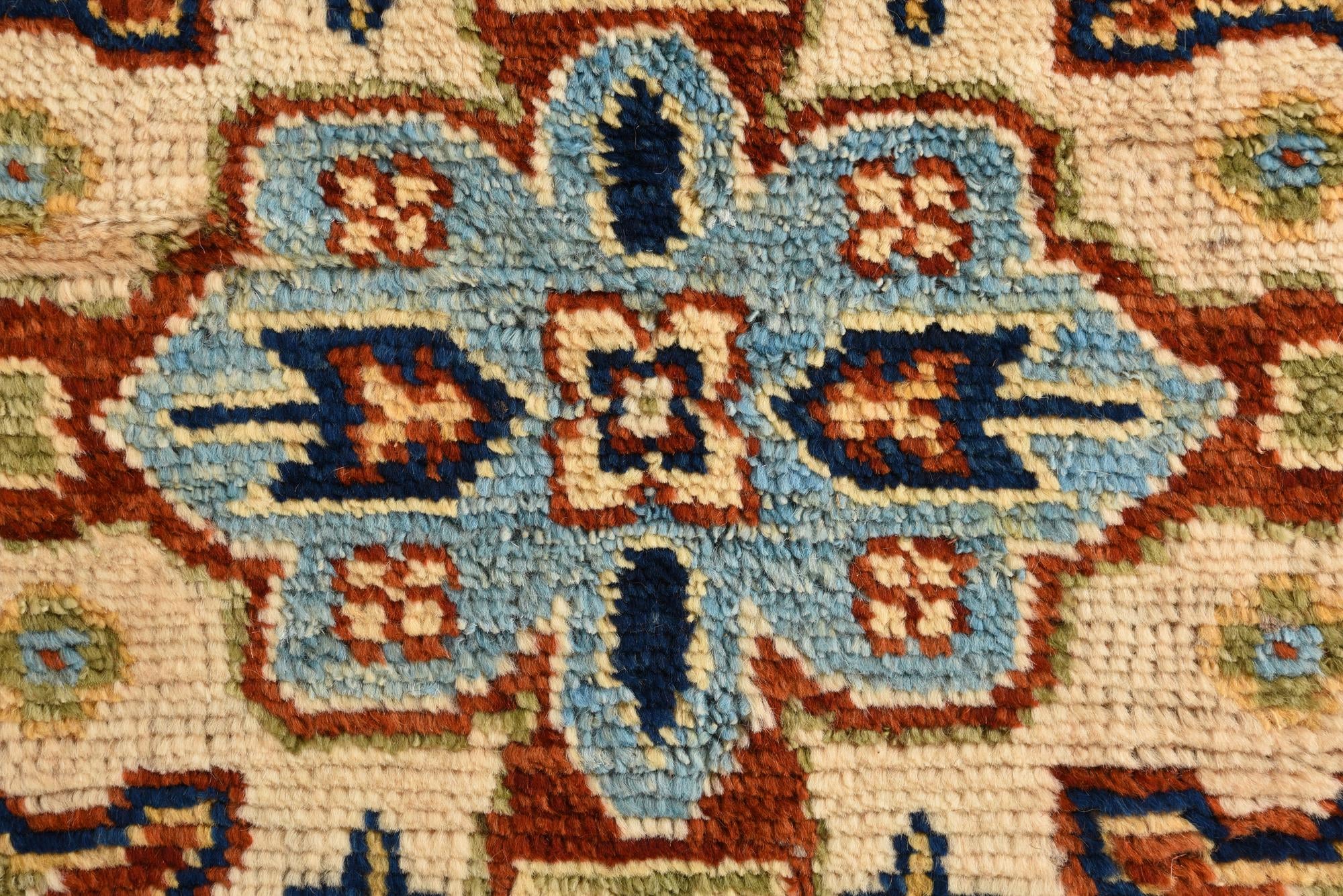 5' 7 x 8' Hand Knotted Kazak Oriental Rug