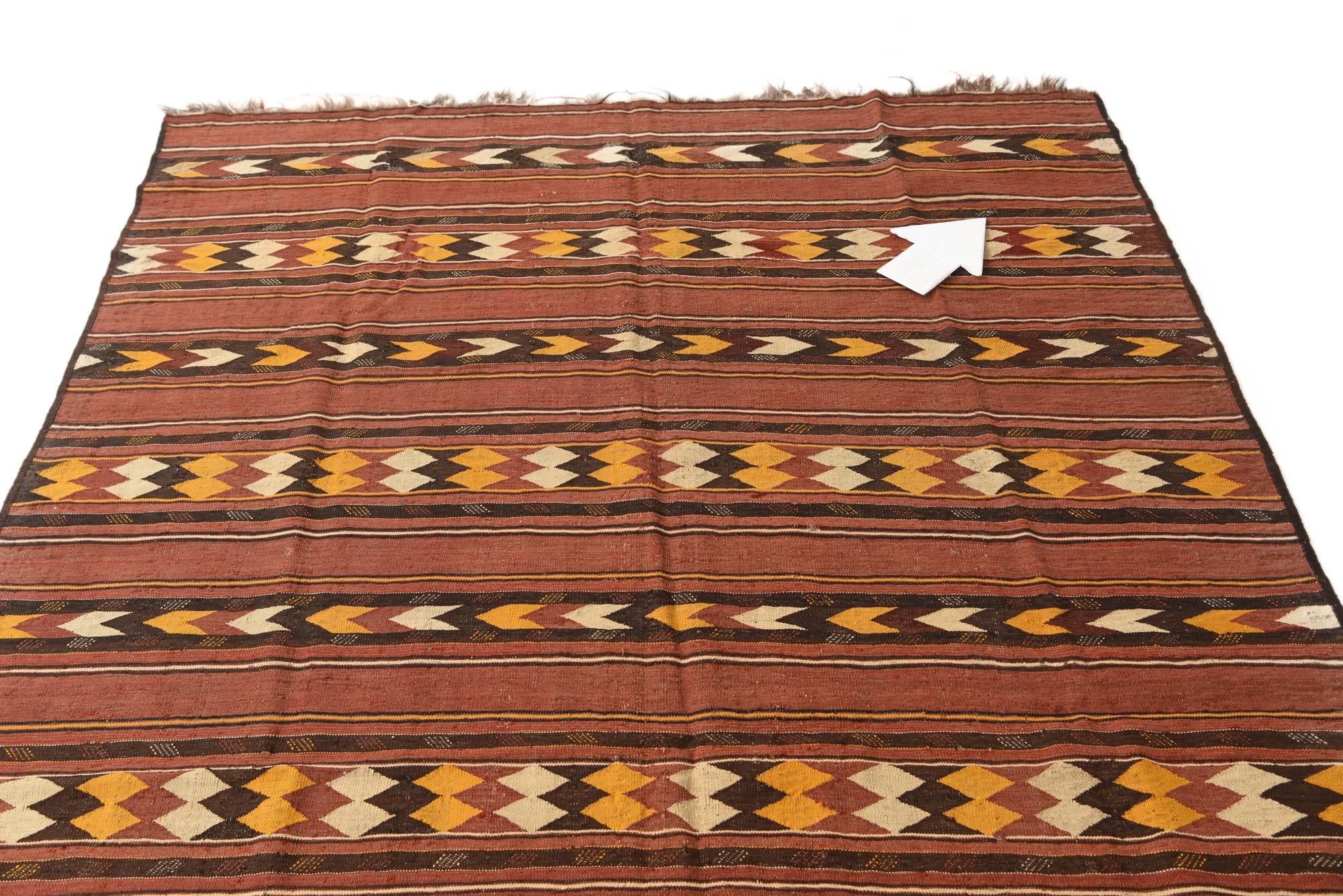5' 8 x 9' Hand Woven Kilim Fars Wool Rug