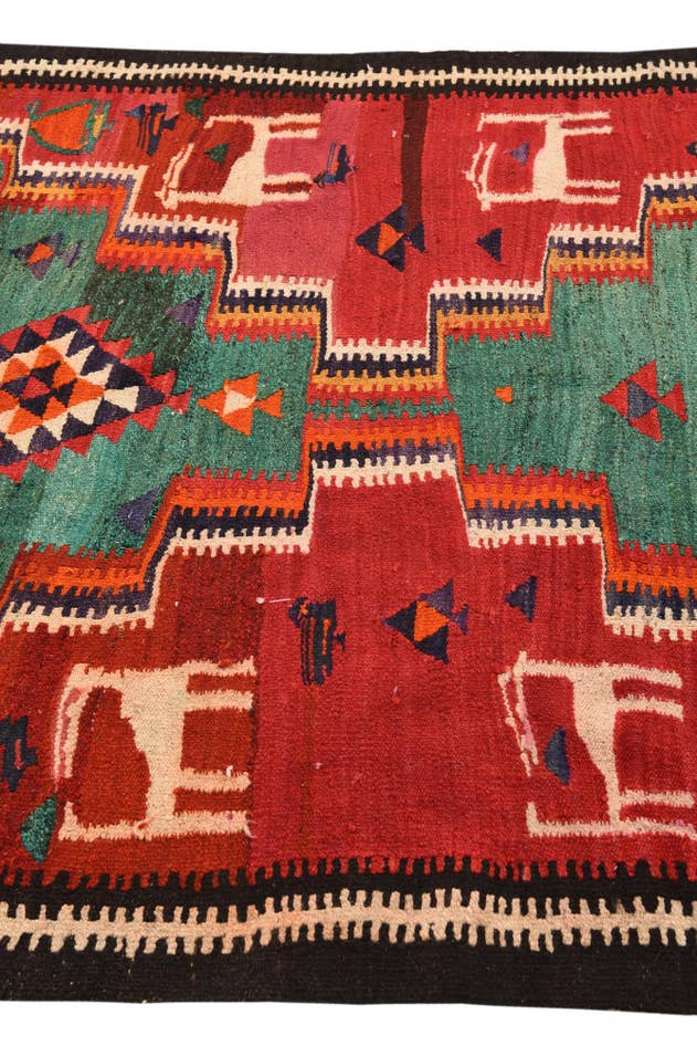 Detail image of 4' 9 x 8' 10 Hand Woven Kilim Fars Wool Rug