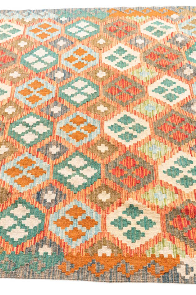 Detail image of 5' x 6' 5 Hand Woven Kilim Maymana Wool Rug