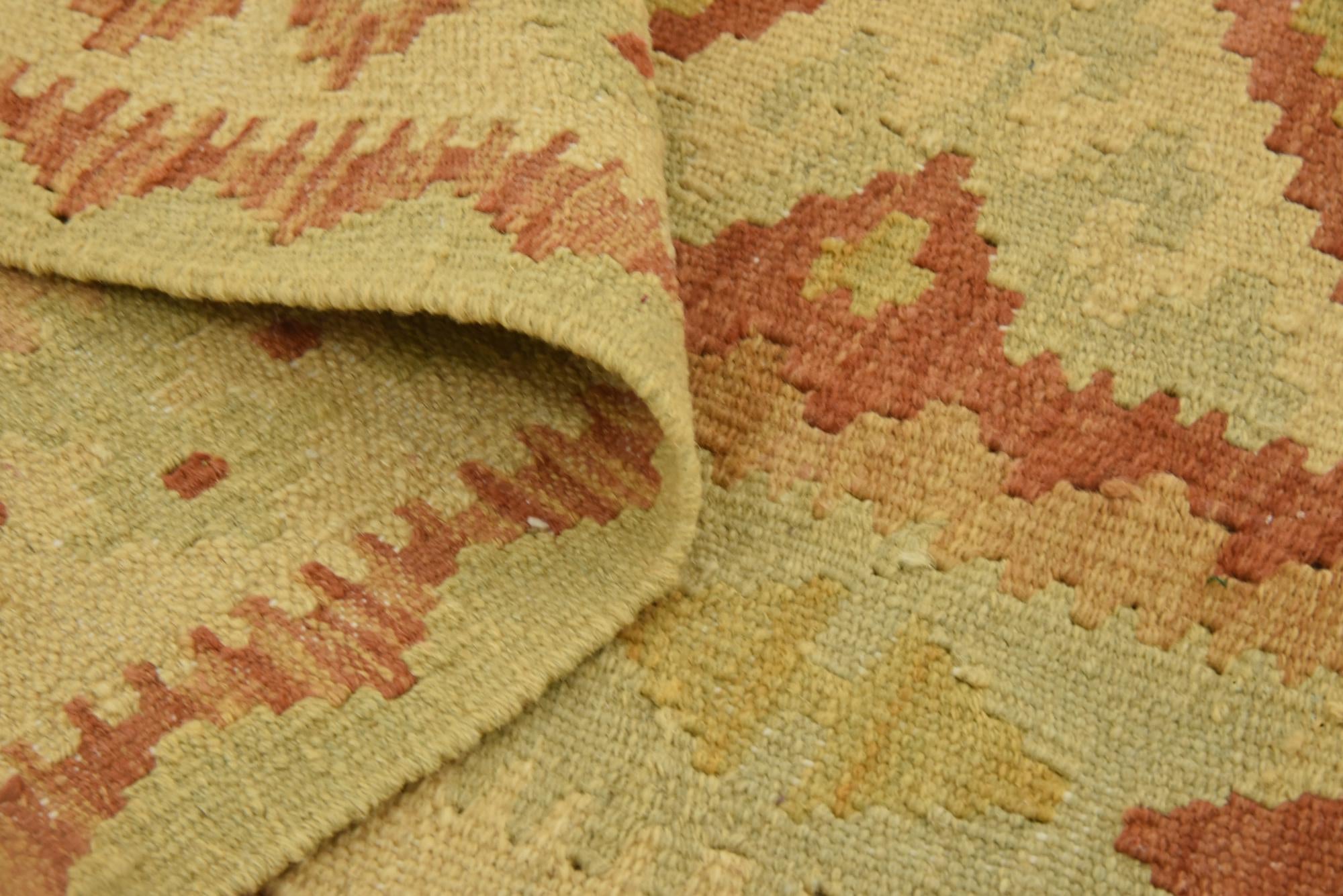 4' 9 x 6' 7 Hand Woven Kilim Waziri Wool Rug