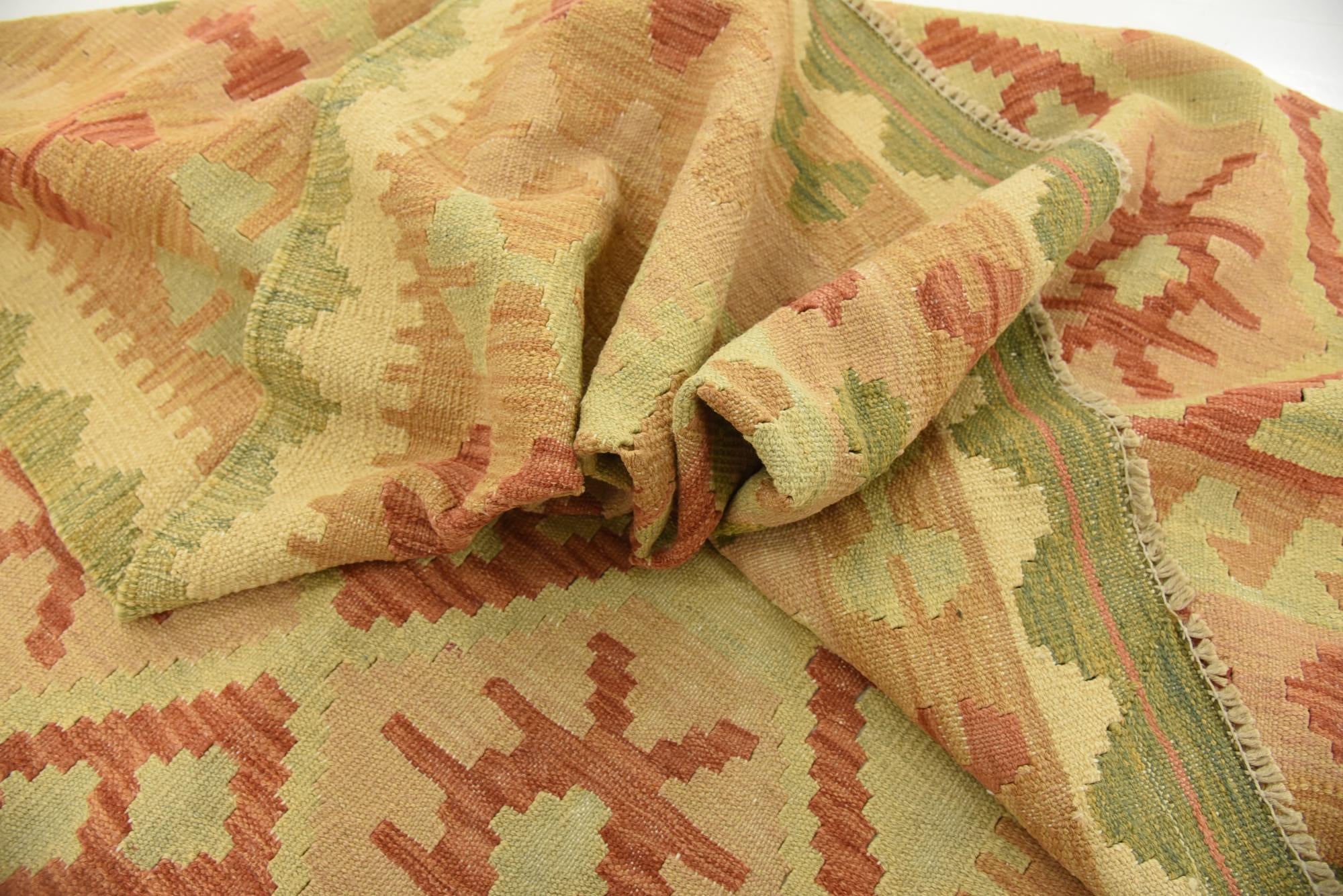 4' 9 x 6' 7 Hand Woven Kilim Waziri Wool Rug