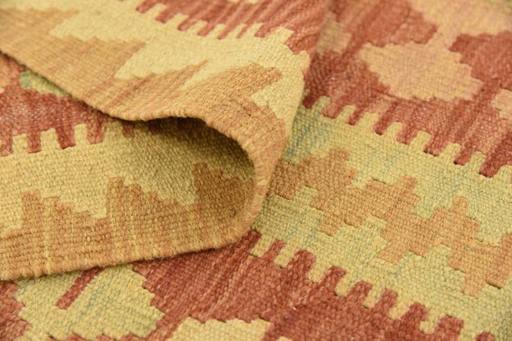 Detail image of 4' 11 x 6' 7 Hand Woven Kilim Waziri Wool Rug