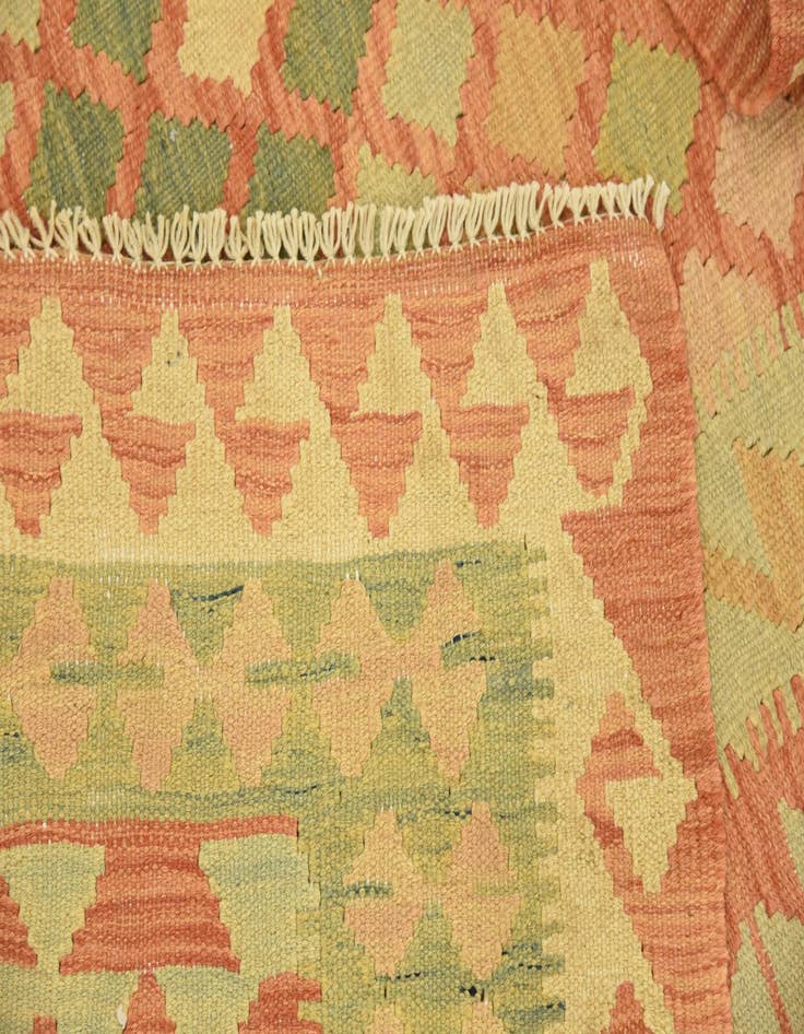 Detail image of 4' 1 x 6' 3  Hand Woven Kilim Waziri Wool Rug