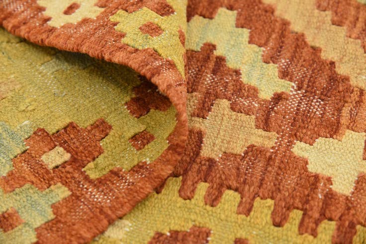 Detail image of 3' 10 x 5' 8 Hand Woven Kilim Waziri Wool Rug