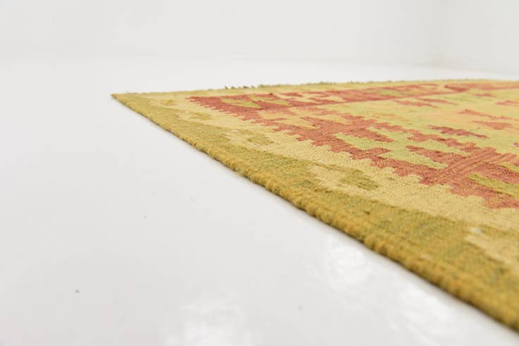 Detail image of 6' 8 x 9' 10 Hand Woven Kilim Waziri Wool Rug