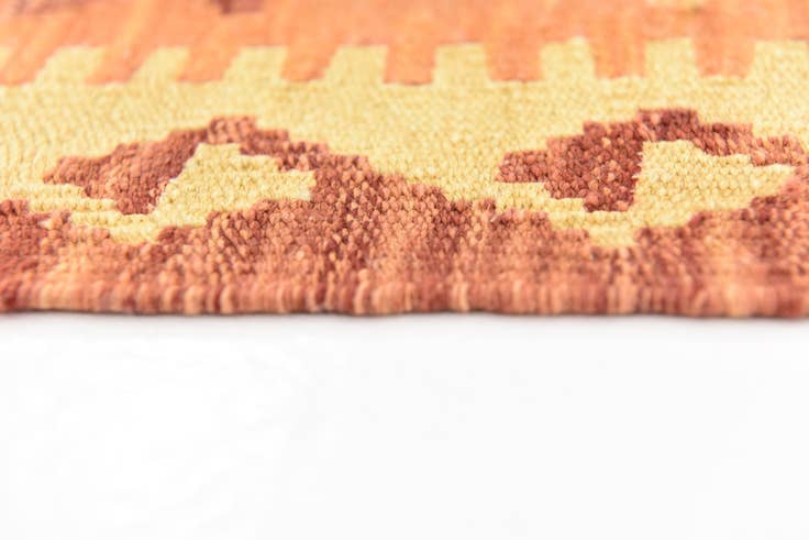 Detail image of 4' 9 x 6' 6 Hand Woven Kilim Waziri Wool Rug